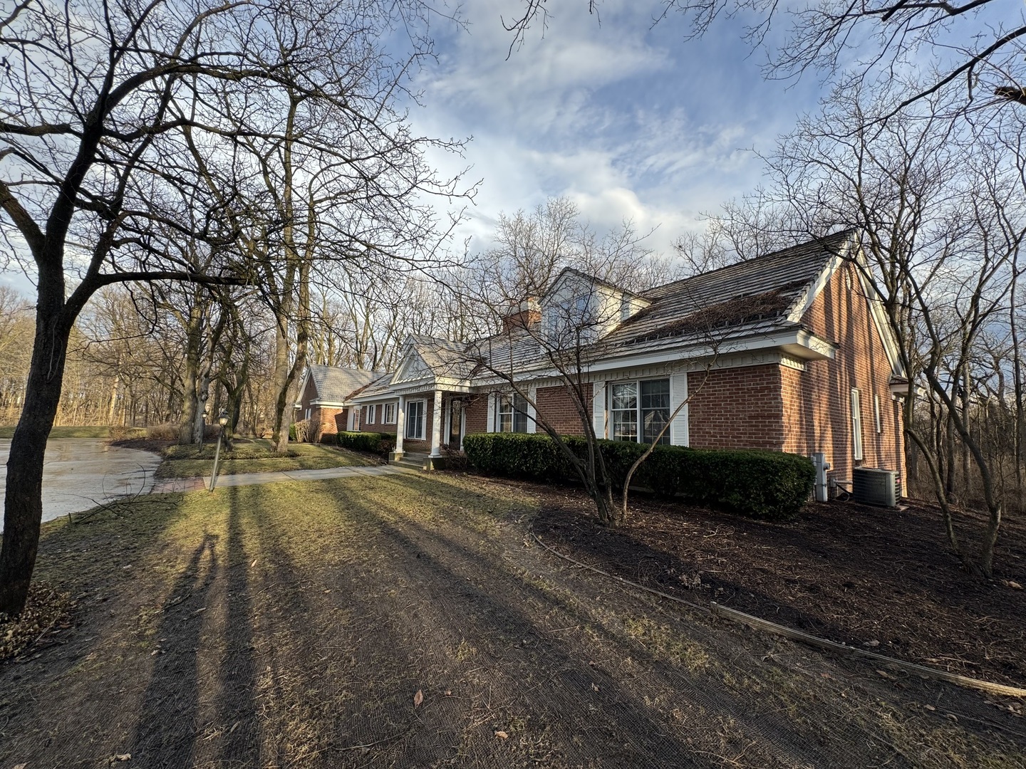 83 Oak Creek Drive, Yorkville, IL 60560