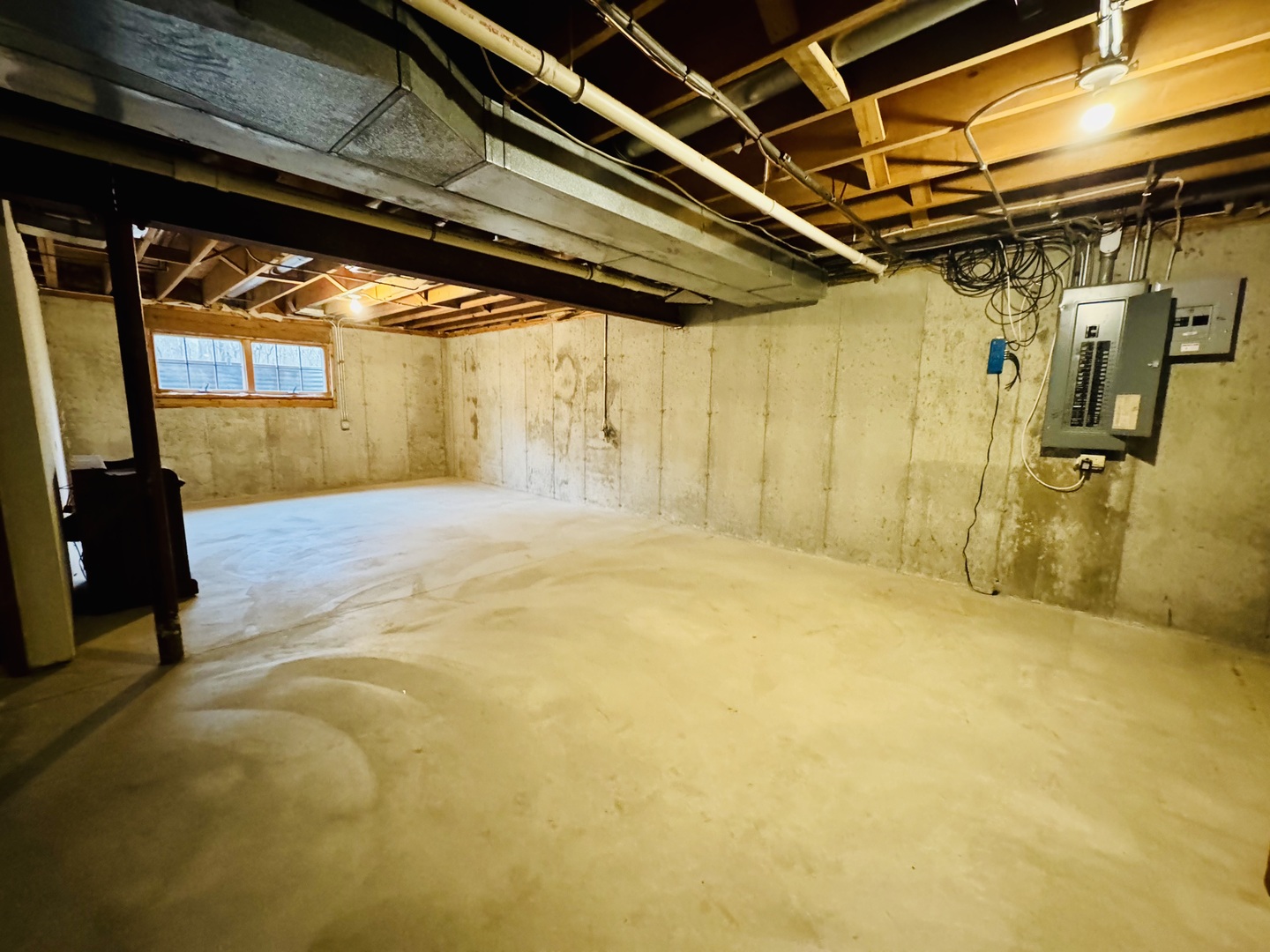 83 Oak Creek Drive, Yorkville, IL 60560