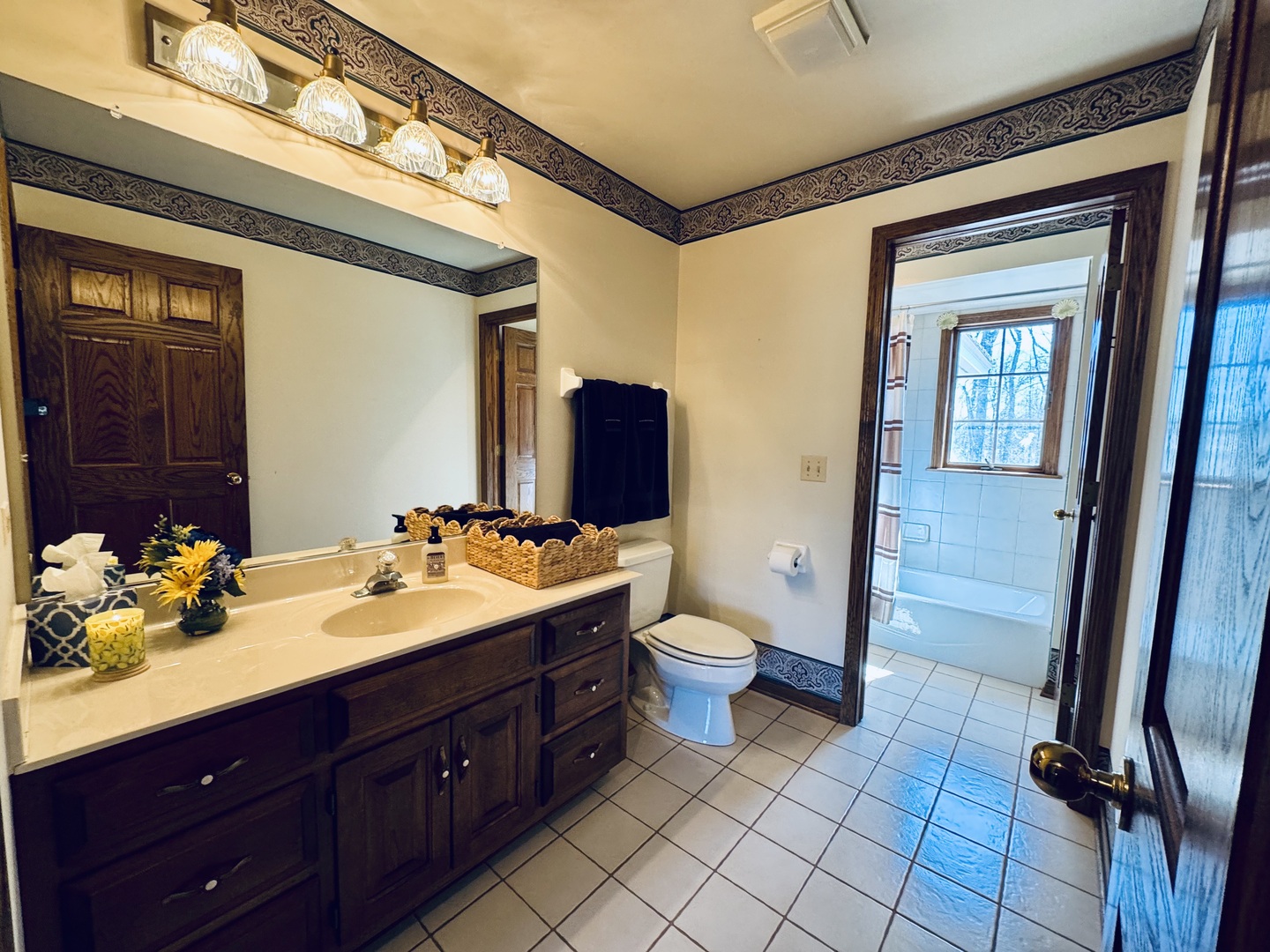 83 Oak Creek Drive, Yorkville, IL 60560