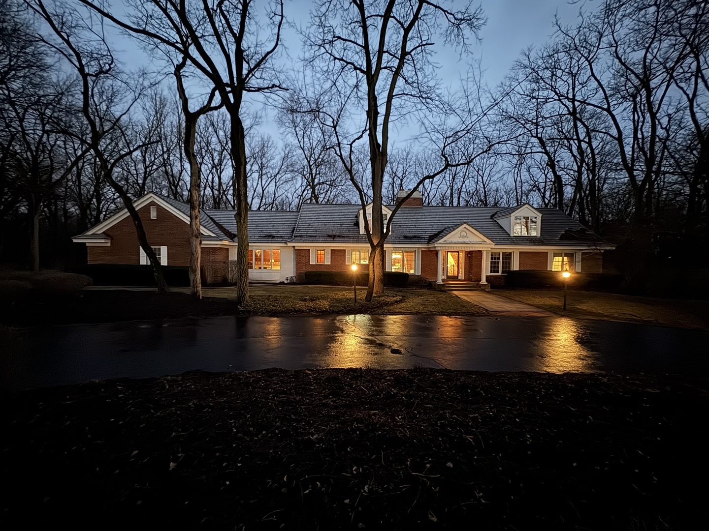 83 Oak Creek Drive, Yorkville, IL 60560