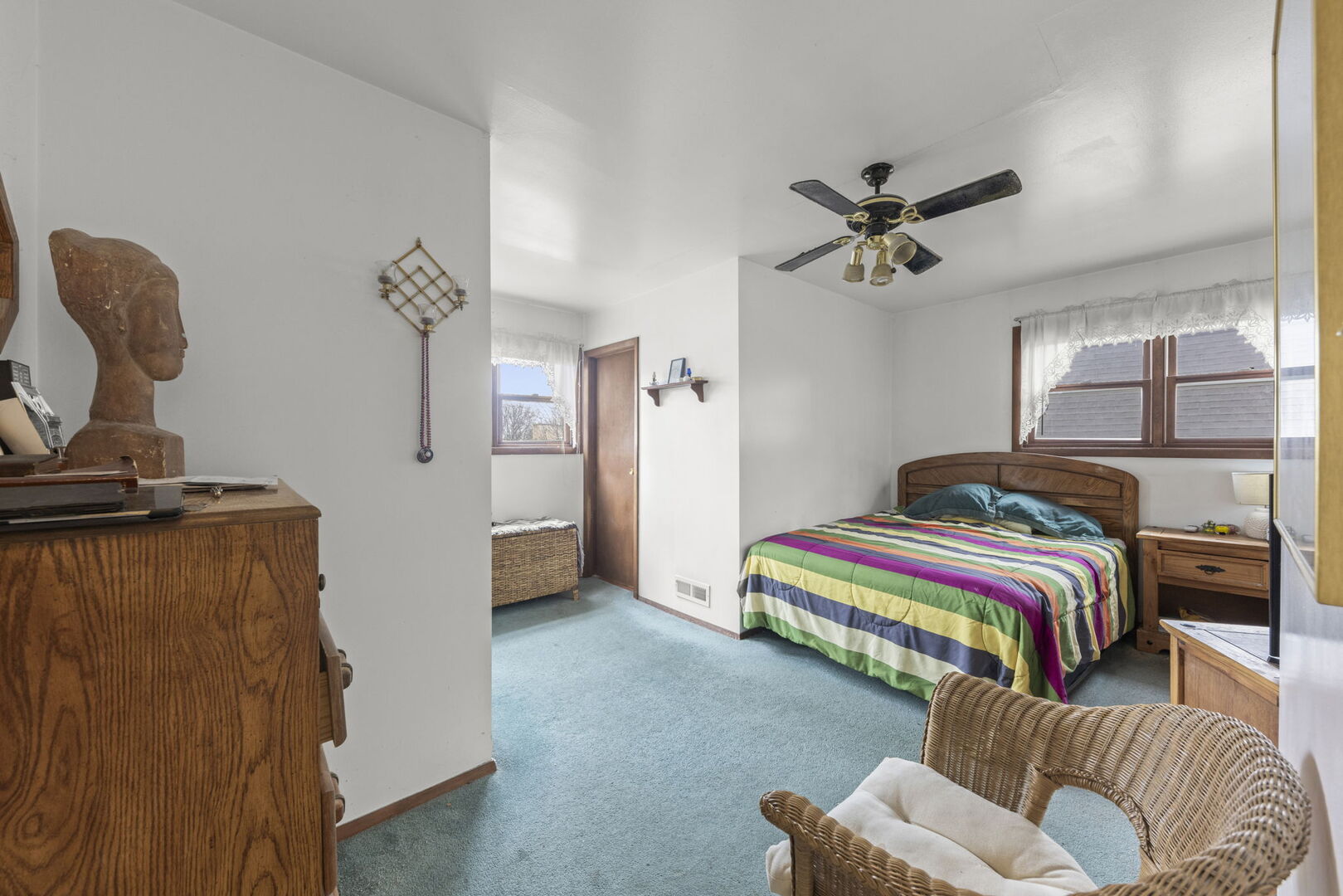 2646 N Mont Clare Avenue, Chicago, IL 60707