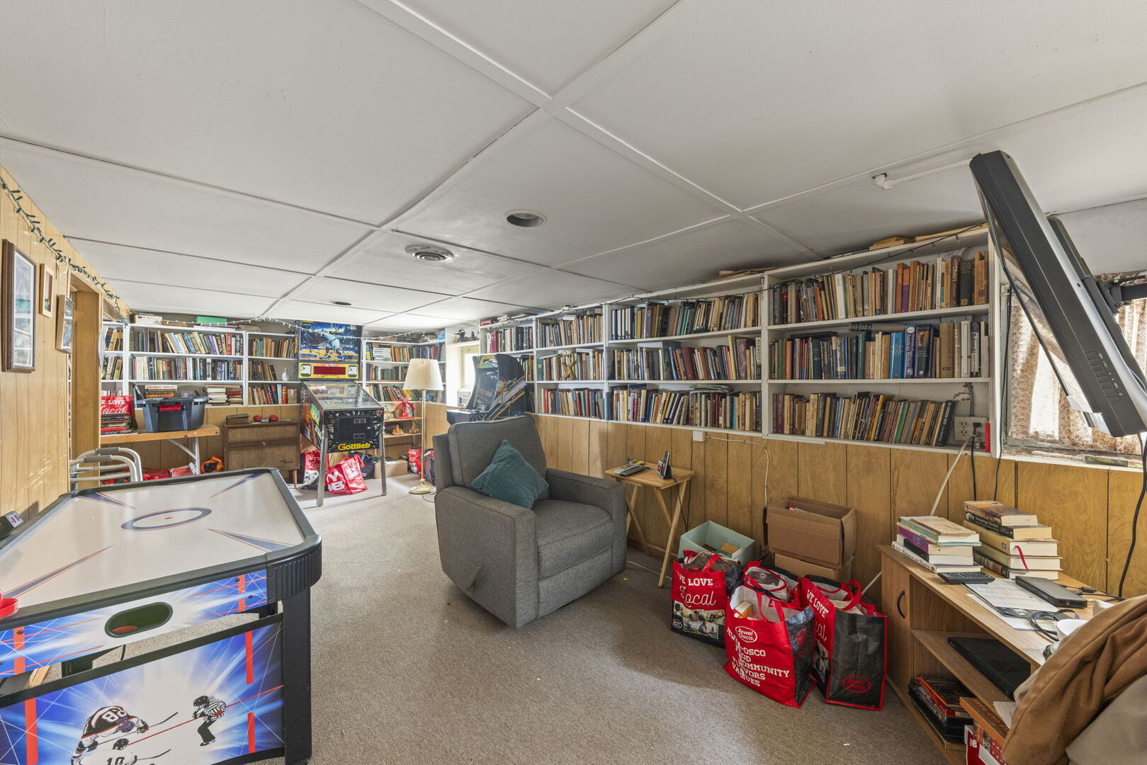 2646 N Mont Clare Avenue, Chicago, IL 60707