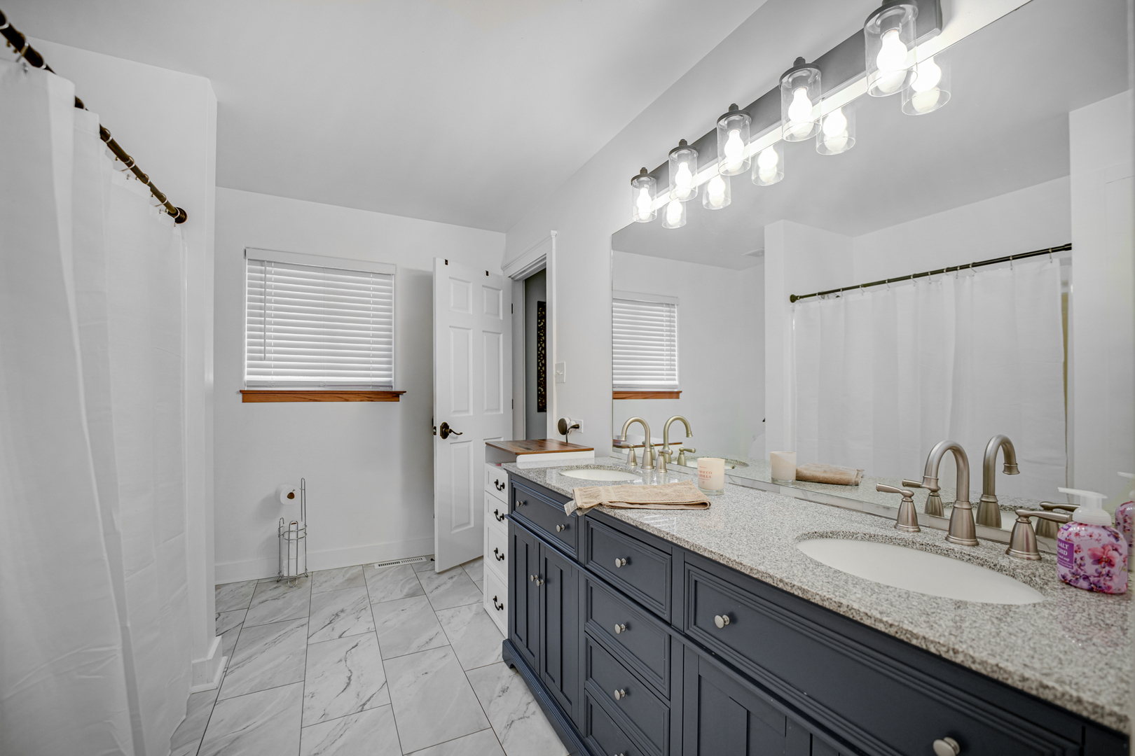 2508 Falls Court, Plainfield, IL 60586