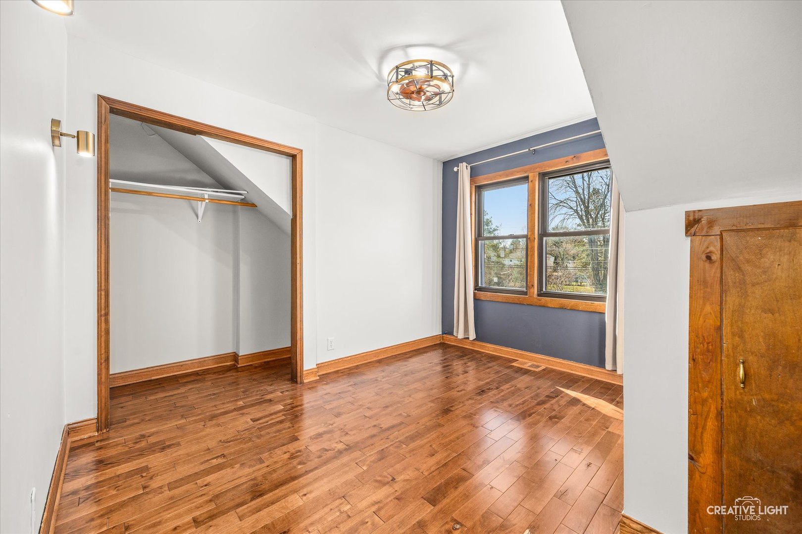 28W608 Ray Street, Warrenville, IL 60555