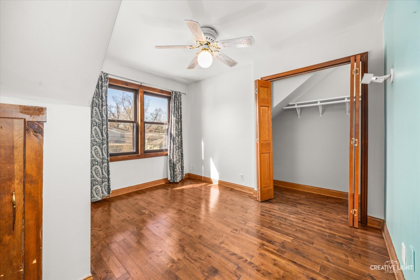 28W608 Ray Street, Warrenville, IL 60555