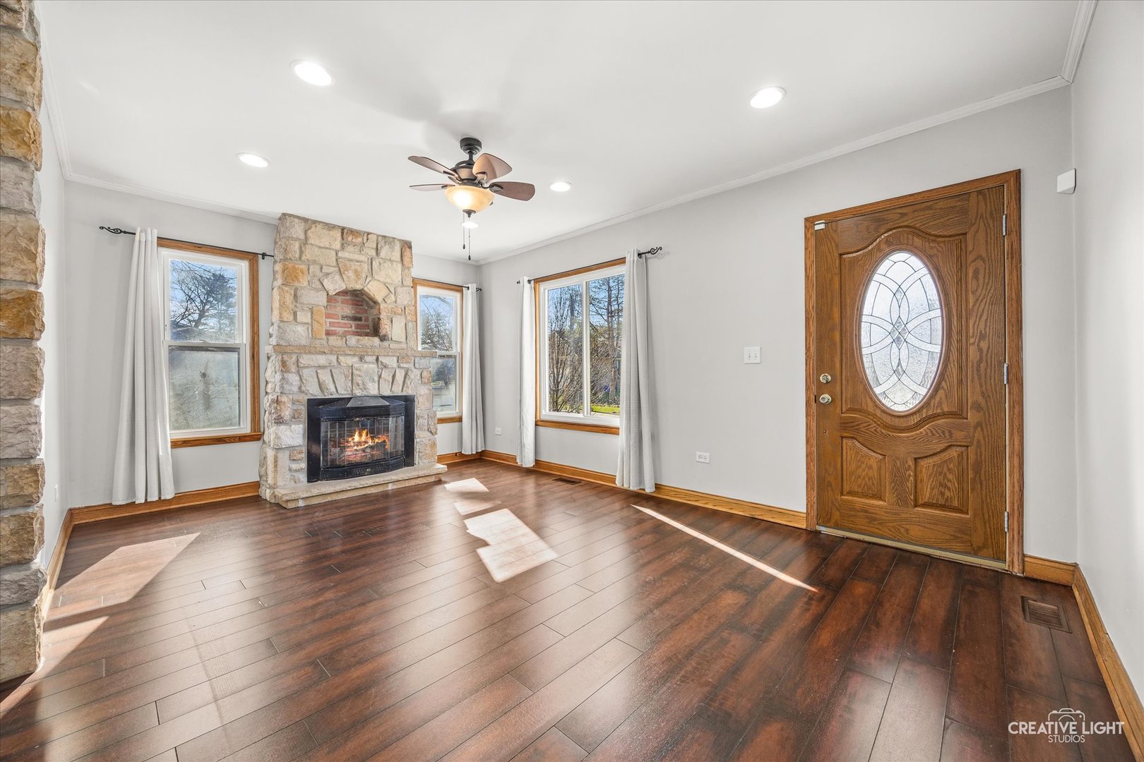 28W608 Ray Street, Warrenville, IL 60555