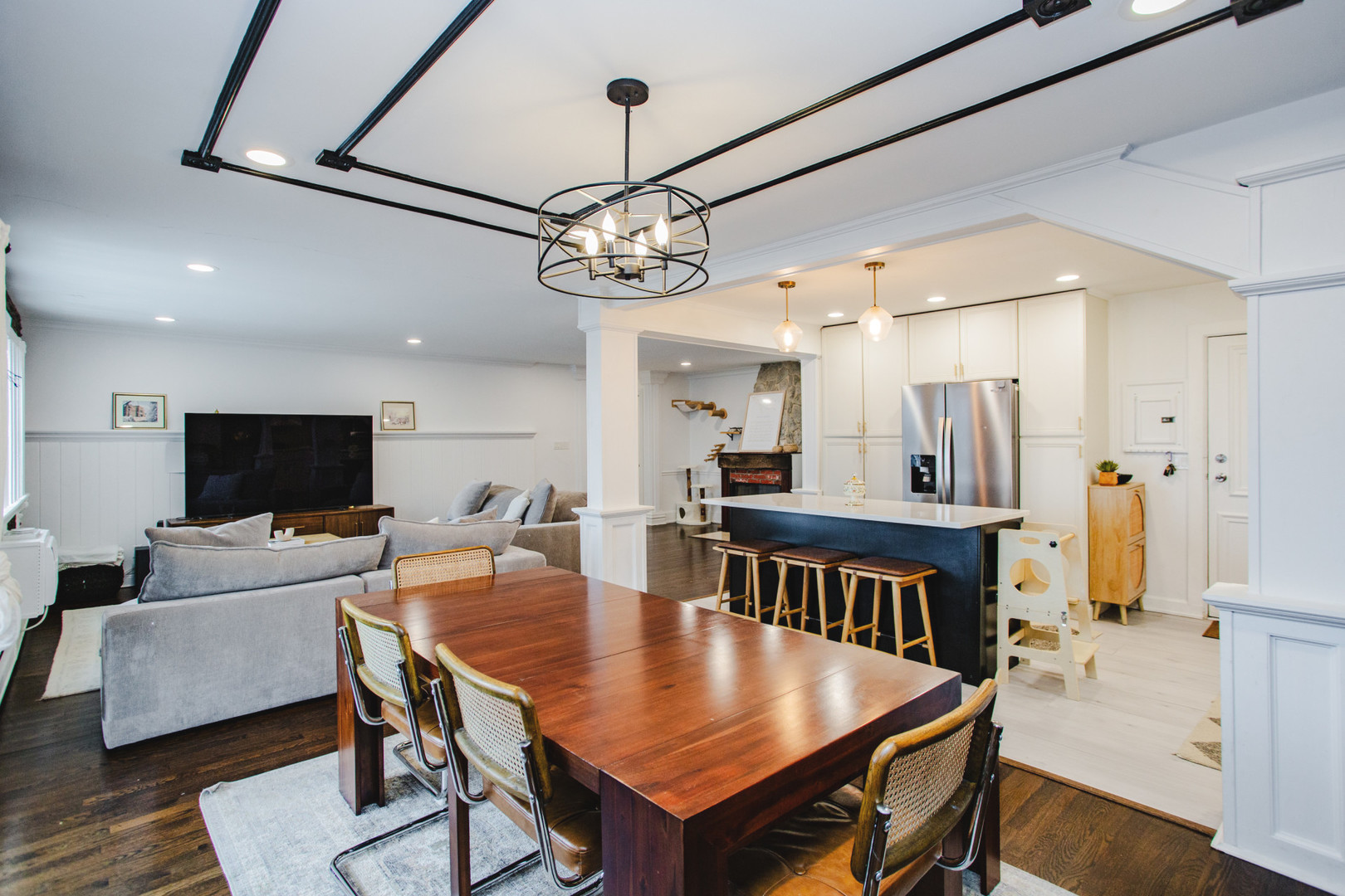 728 Dempster Street #207, Mount Prospect, IL 60056