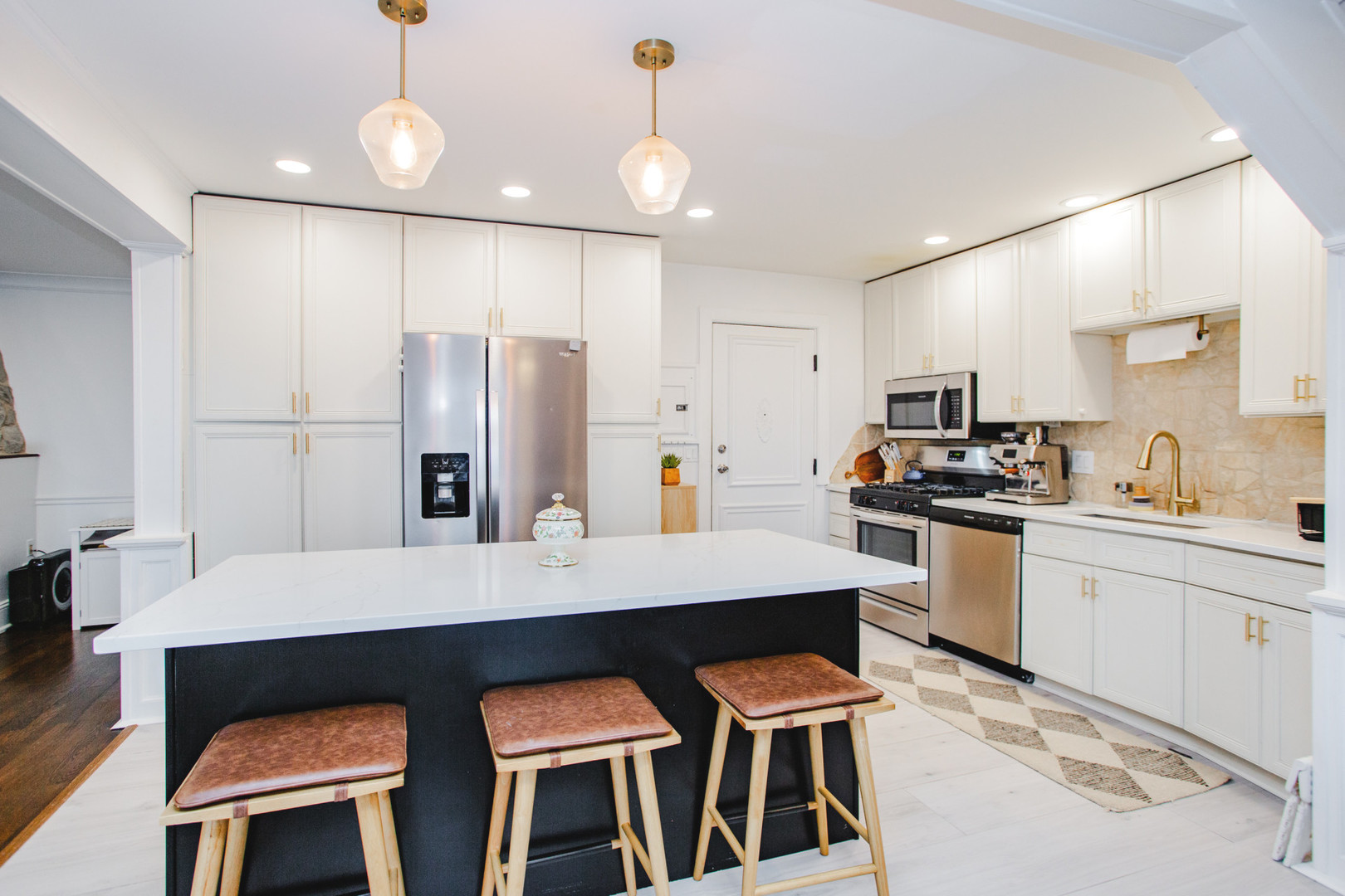 728 Dempster Street #207, Mount Prospect, IL 60056