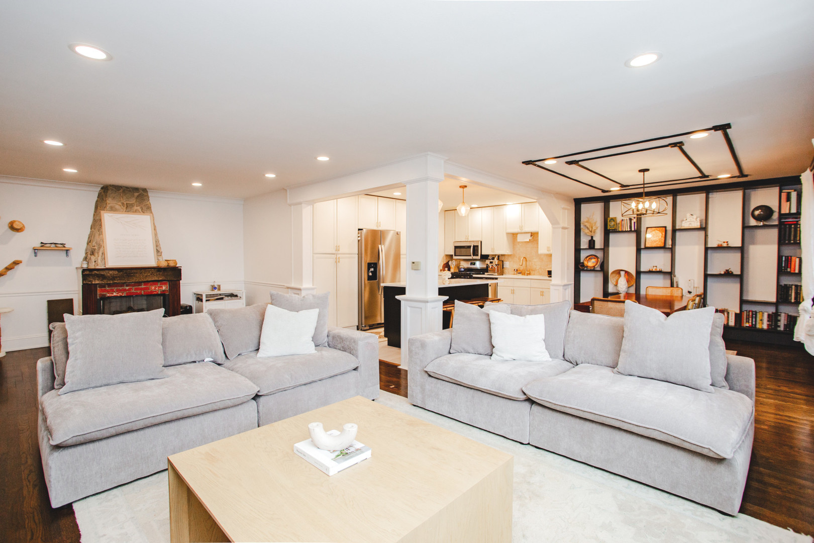 728 Dempster Street #207, Mount Prospect, IL 60056