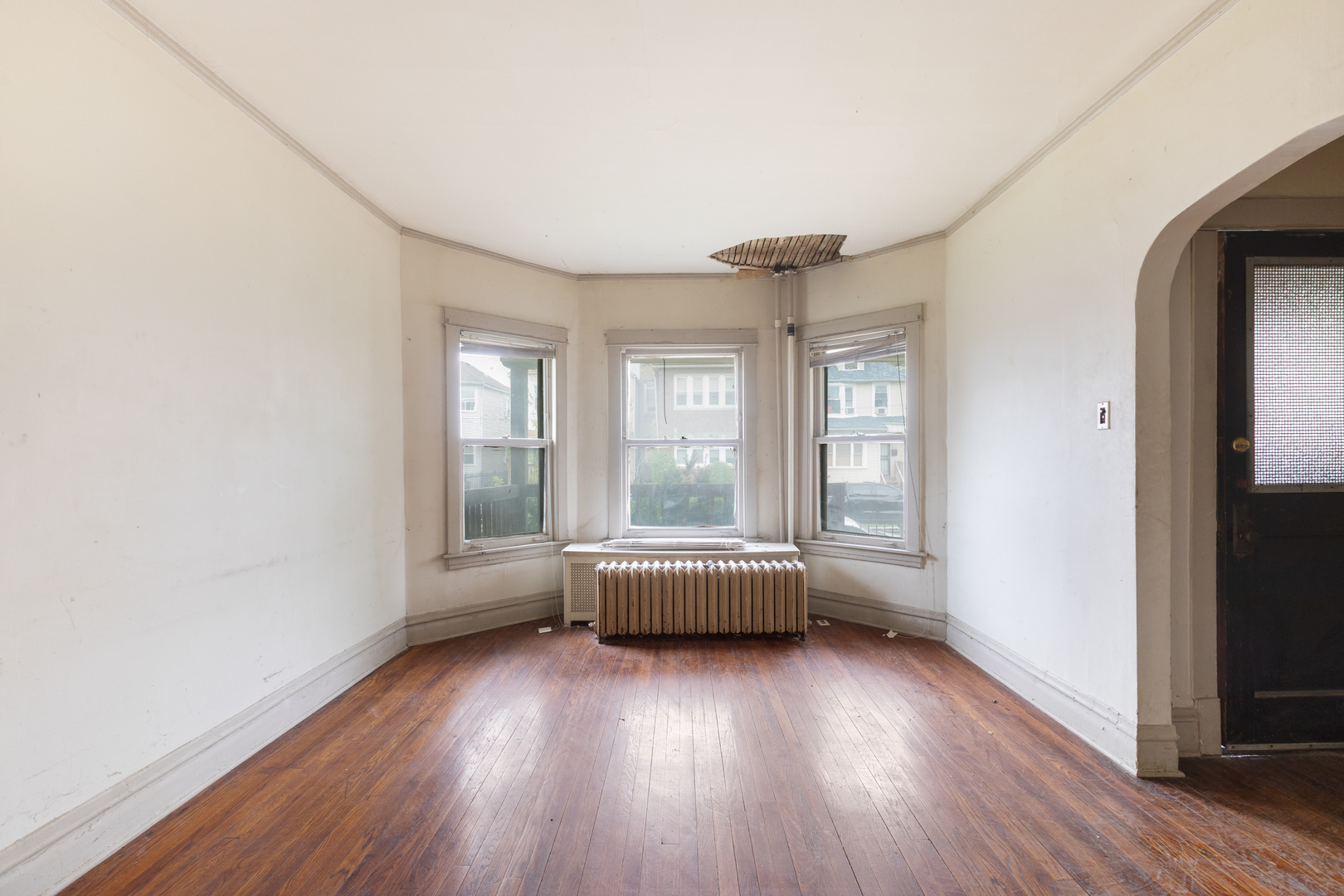 1029 N Leamington Avenue, Chicago, IL 60651