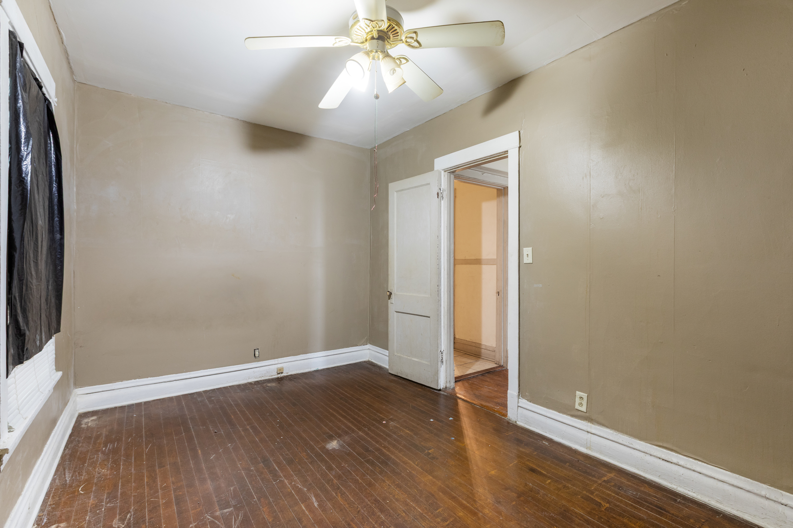 1029 N Leamington Avenue, Chicago, IL 60651