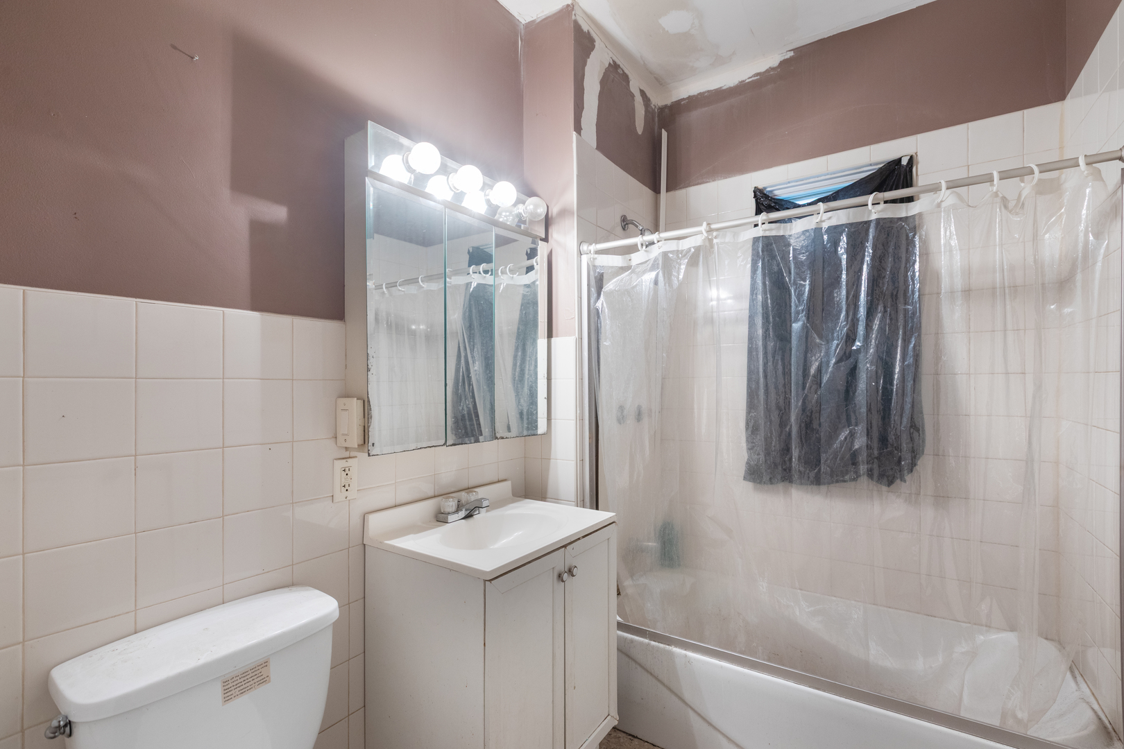 1029 N Leamington Avenue, Chicago, IL 60651