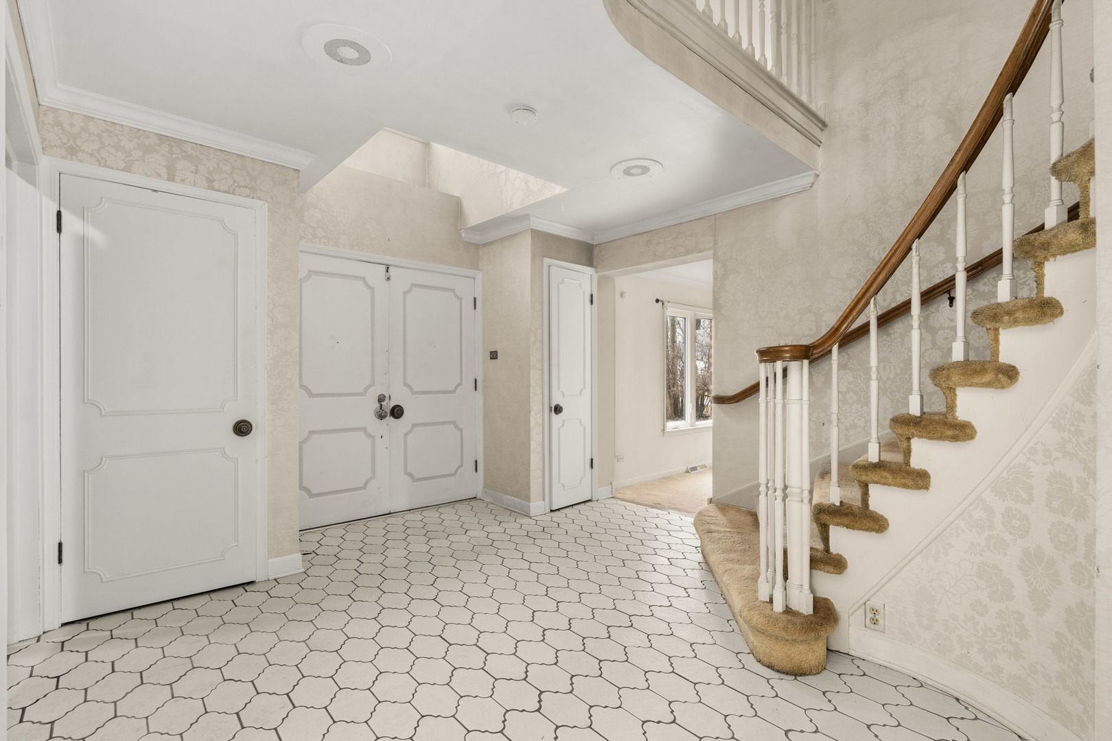 30 Strauss Lane, Olympia Fields, IL 60461