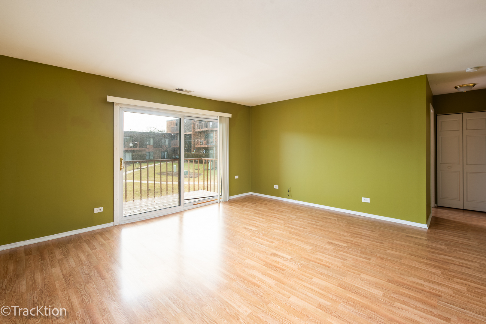 631 Derry Court #2C, Schaumburg, IL 60193