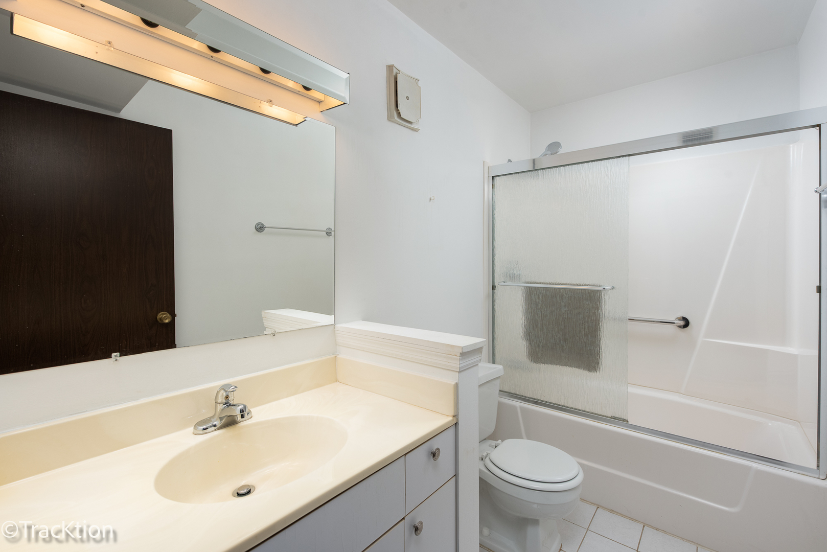 631 Derry Court #2C, Schaumburg, IL 60193