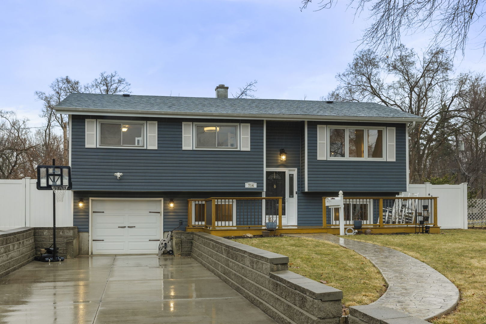 714 E Emerson Avenue, Lombard, IL 60148