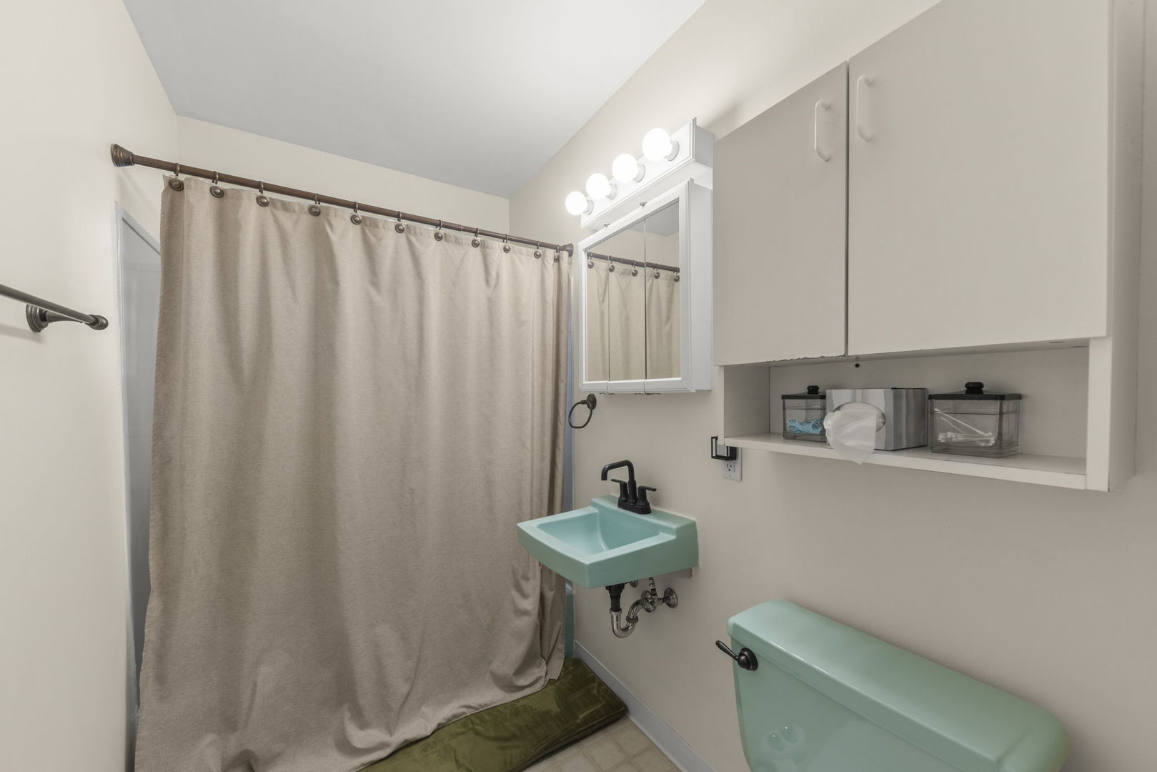 714 E Emerson Avenue, Lombard, IL 60148