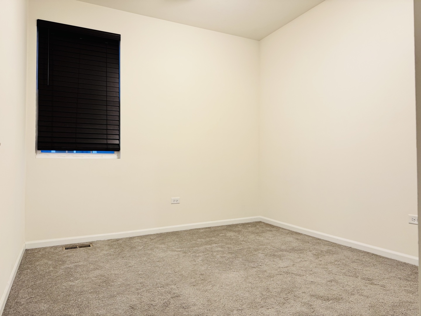 810 Four Seasons Boulevard, Aurora, IL 60504