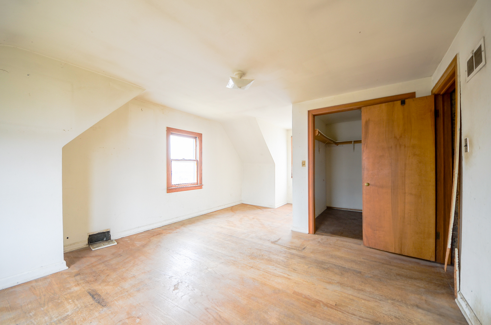 7333 W Foster Avenue, Harwood Heights, IL 60706