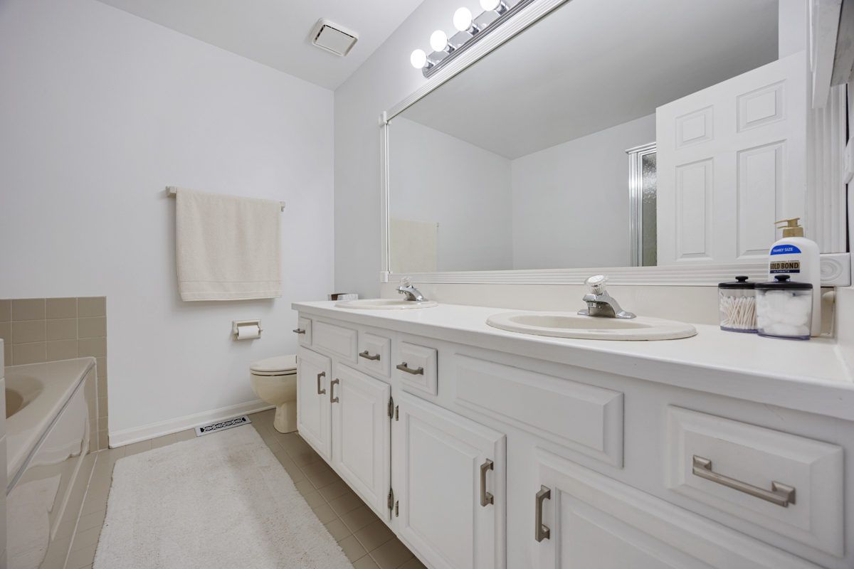 733 Clover Hill Court, Elk Grove Village, IL 60007