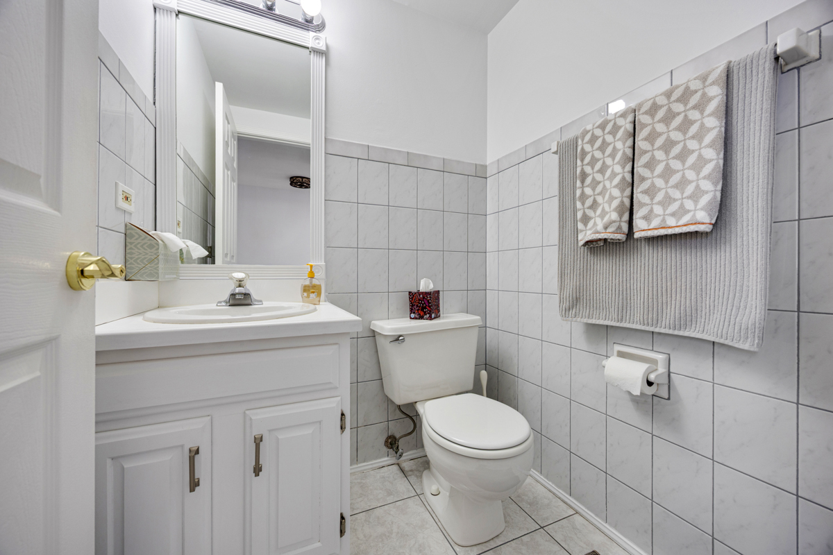 733 Clover Hill Court, Elk Grove Village, IL 60007