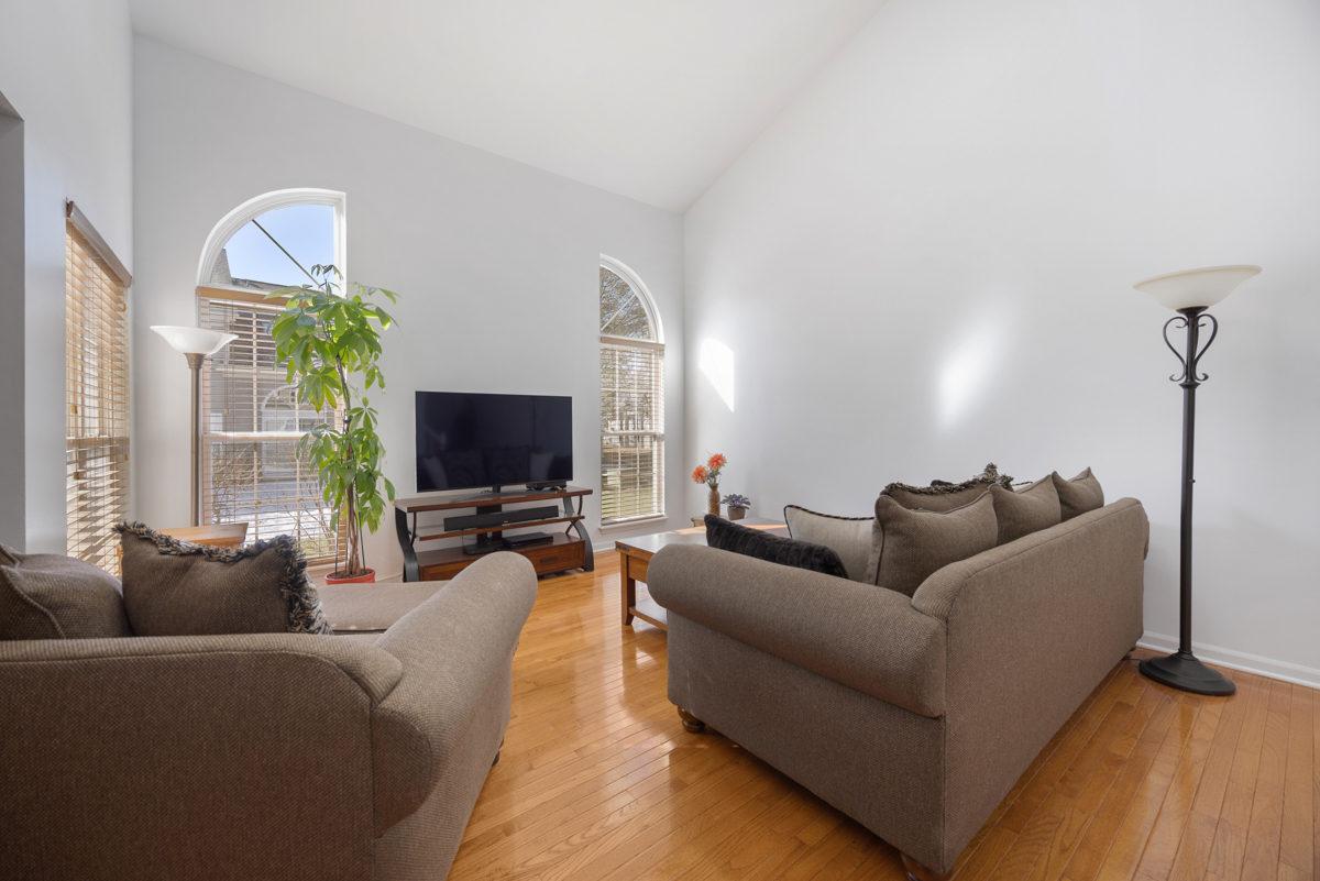 733 Clover Hill Court, Elk Grove Village, IL 60007