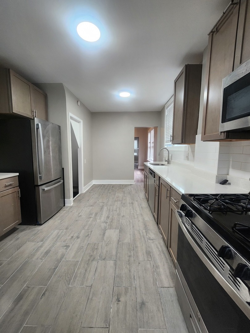 8000 S Woodlawn Avenue, Chicago, IL 60619