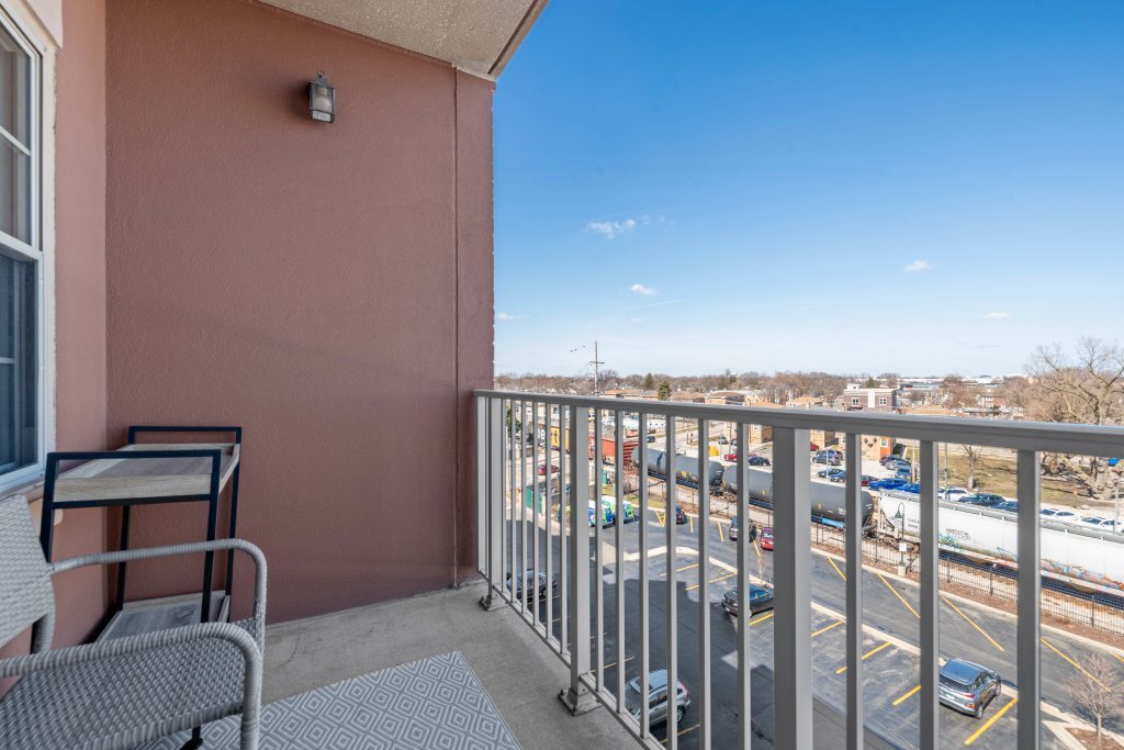 9670 Franklin Avenue #508, Franklin Park, IL 60131