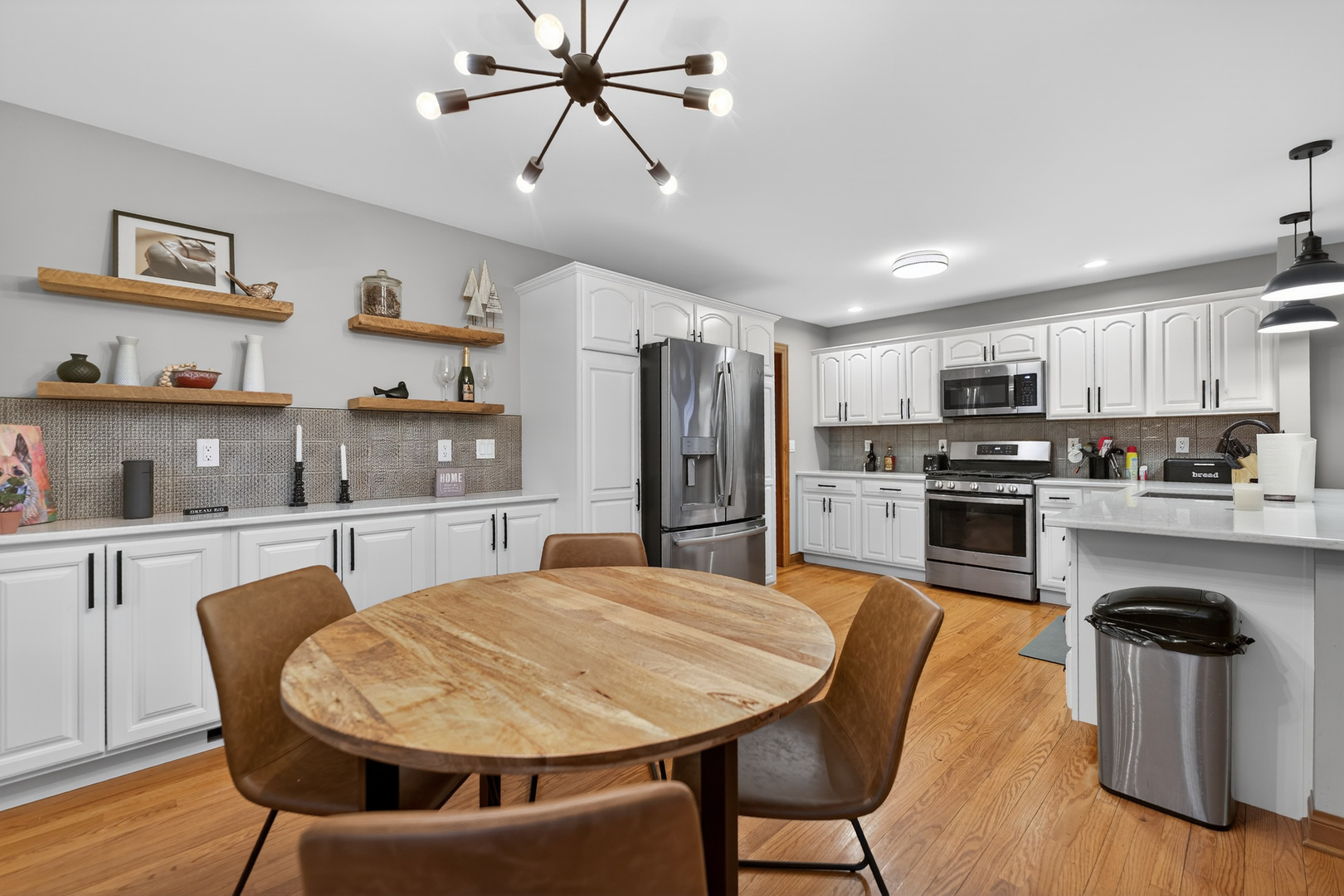 1411 Windfield Drive, Sycamore, IL 60178