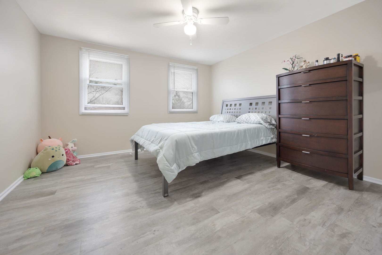 1803 Dumont Lane, Schaumburg, IL 60194