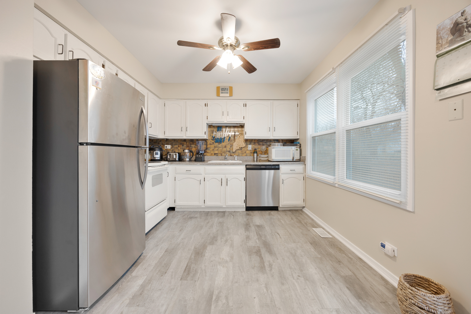 1803 Dumont Lane, Schaumburg, IL 60194