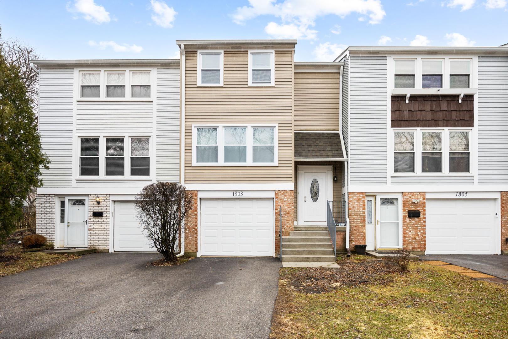 1803 Dumont Lane, Schaumburg, IL 60194