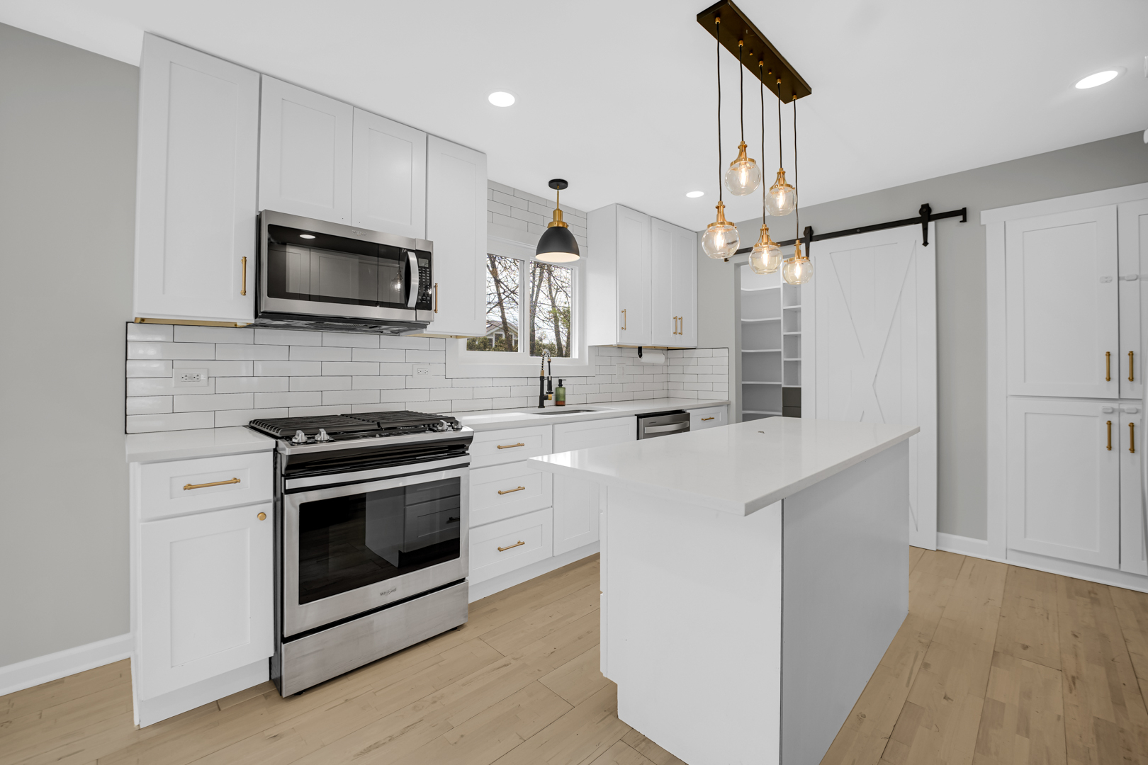 85 Larch Road, Frankfort, IL 60423