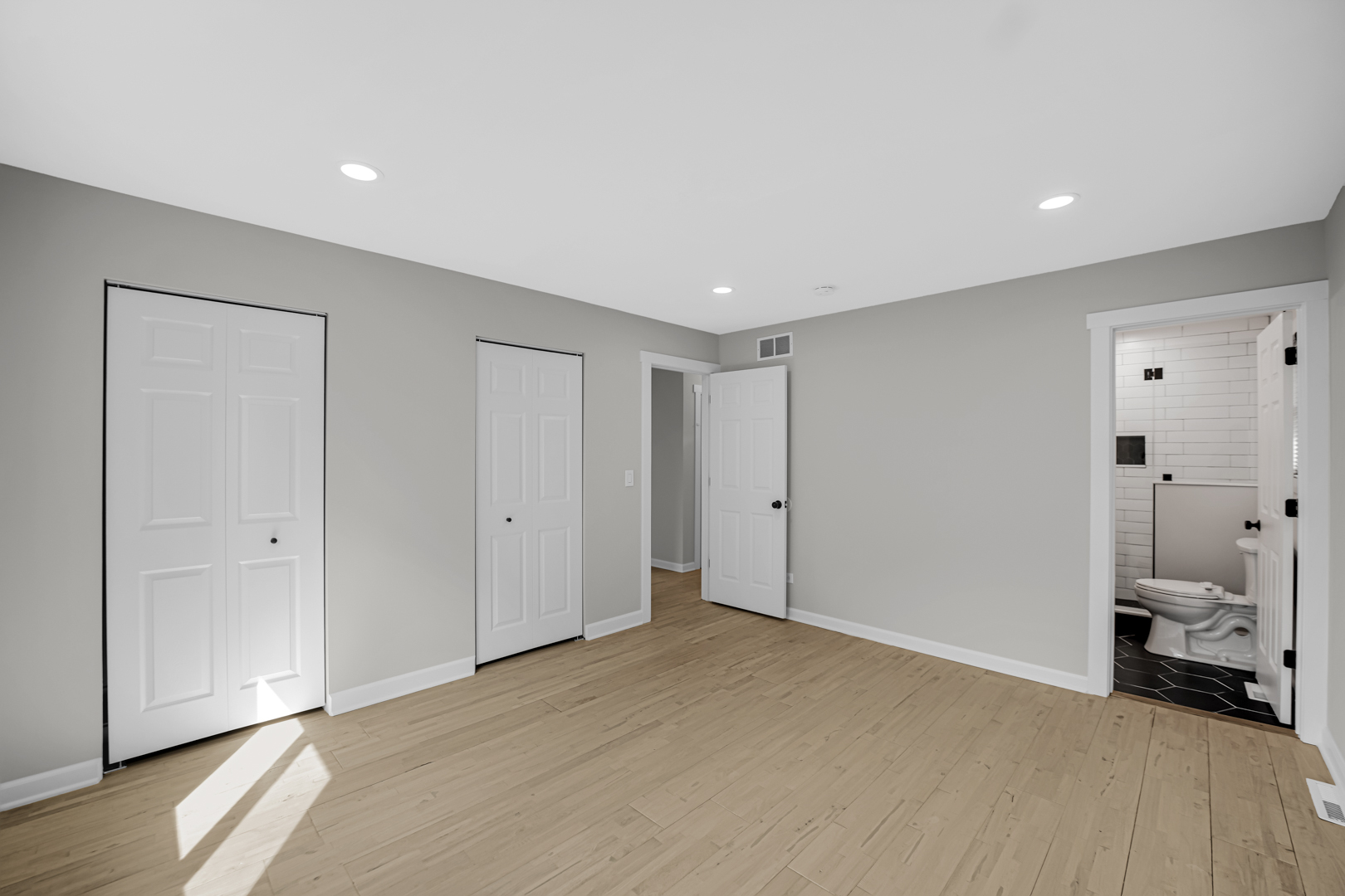 85 Larch Road, Frankfort, IL 60423