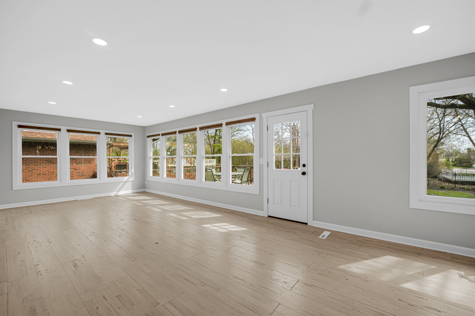 85 Larch Road, Frankfort, IL 60423