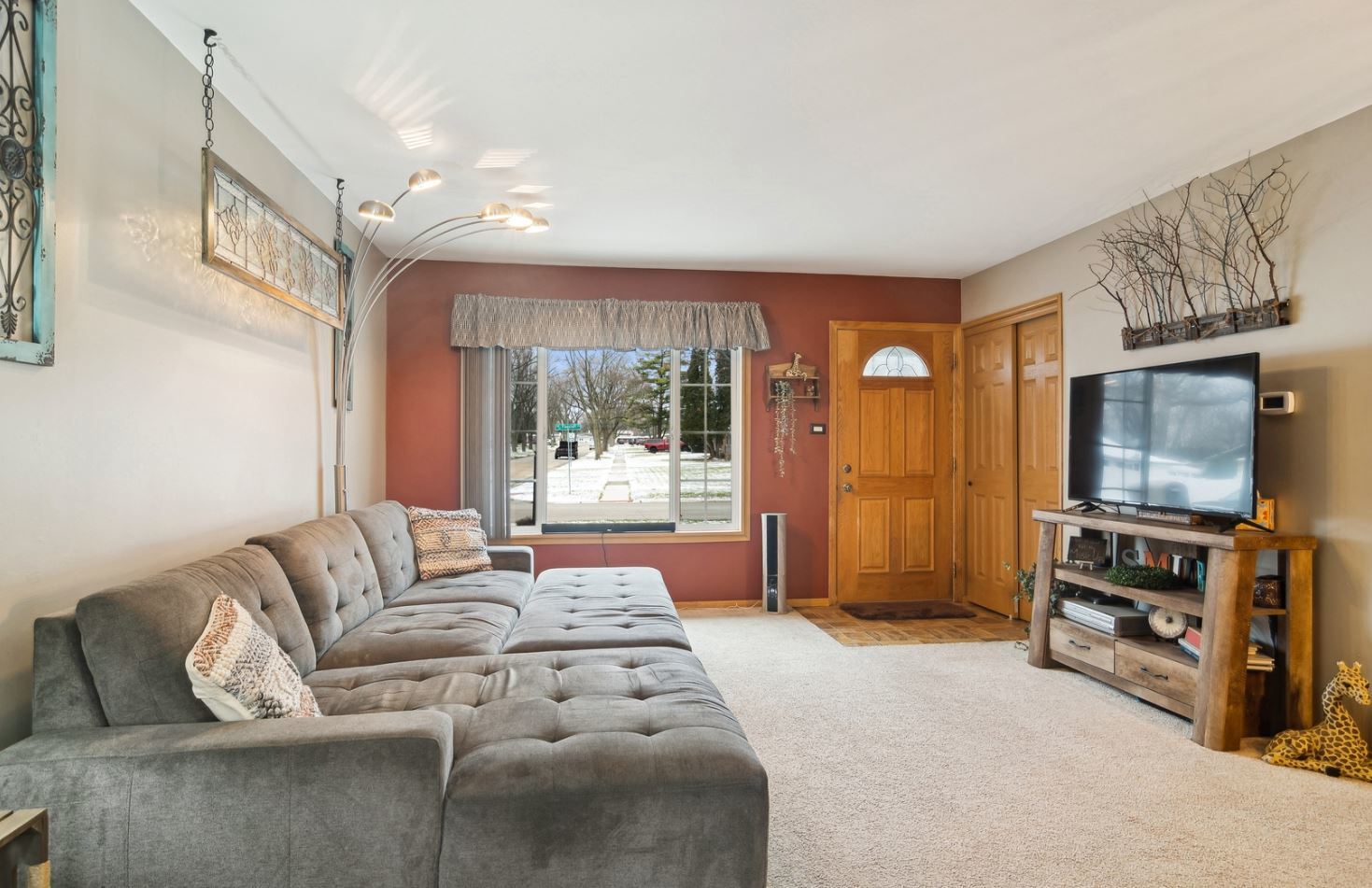 460 Flagstaff Lane, Hoffman Estates, IL 60169