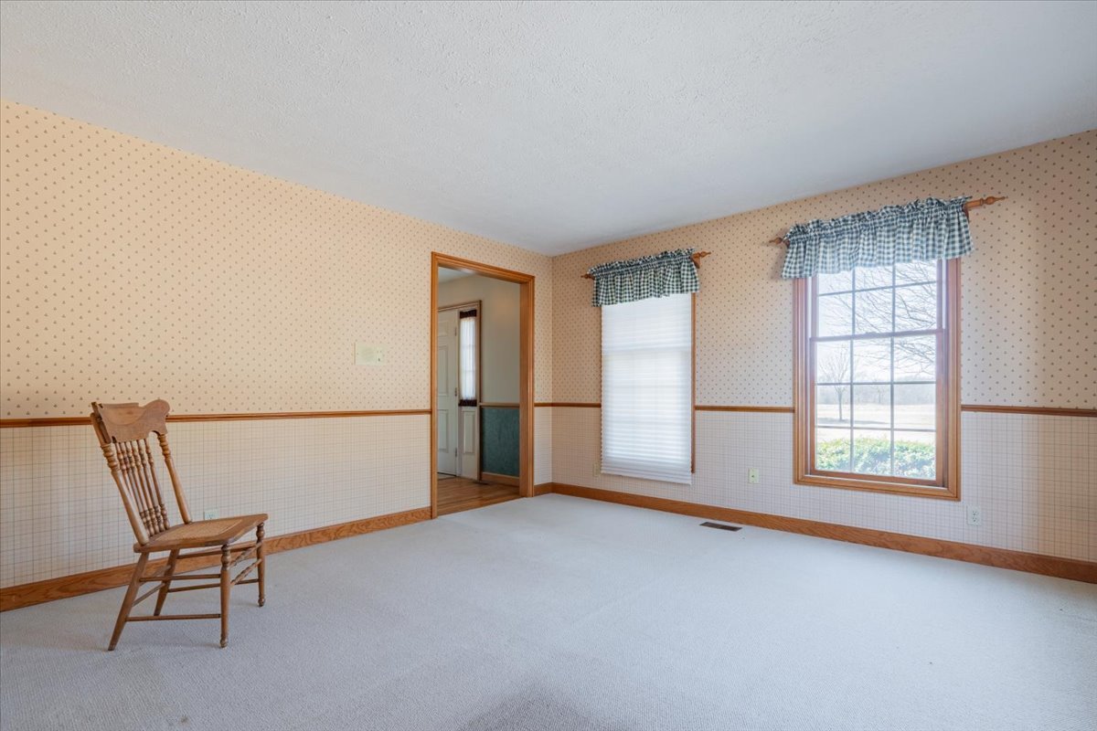 21389 N 2875 Road, Lexington, IL 61753