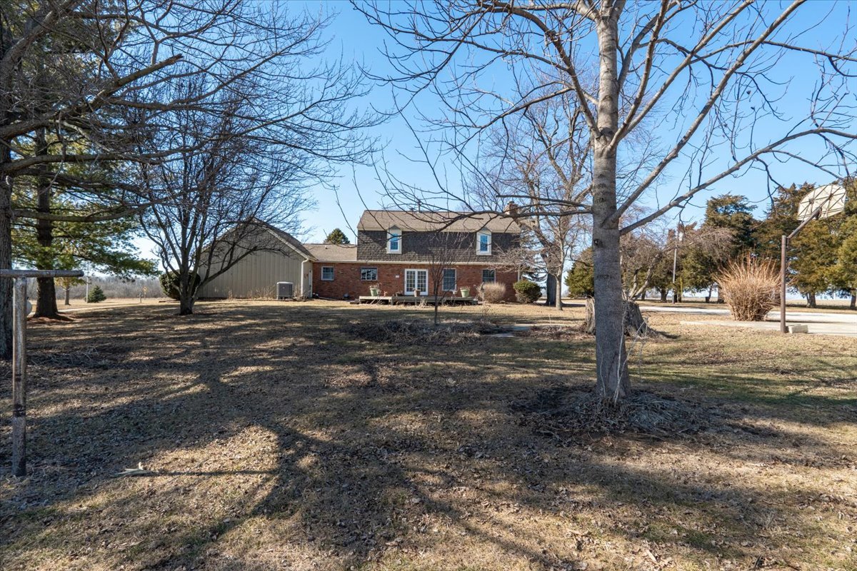 21389 N 2875 Road, Lexington, IL 61753