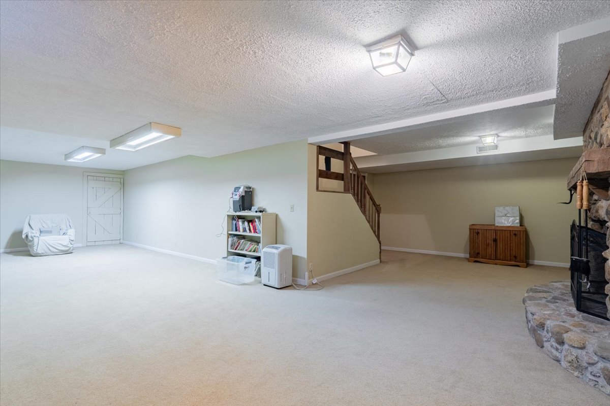 21389 N 2875 Road, Lexington, IL 61753