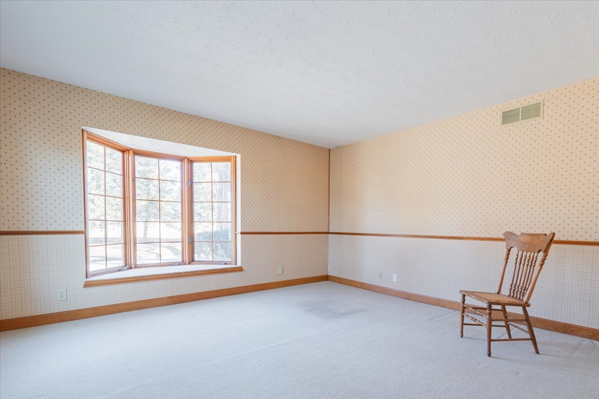 21389 N 2875 Road, Lexington, IL 61753