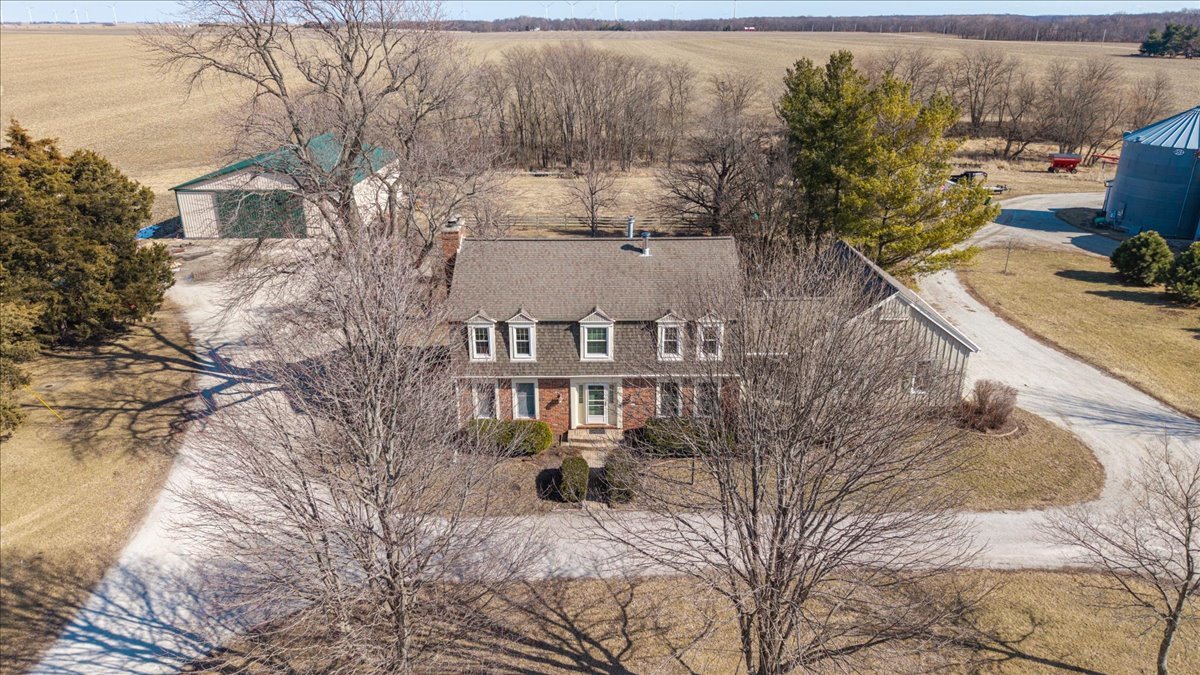 21389 N 2875 Road, Lexington, IL 61753