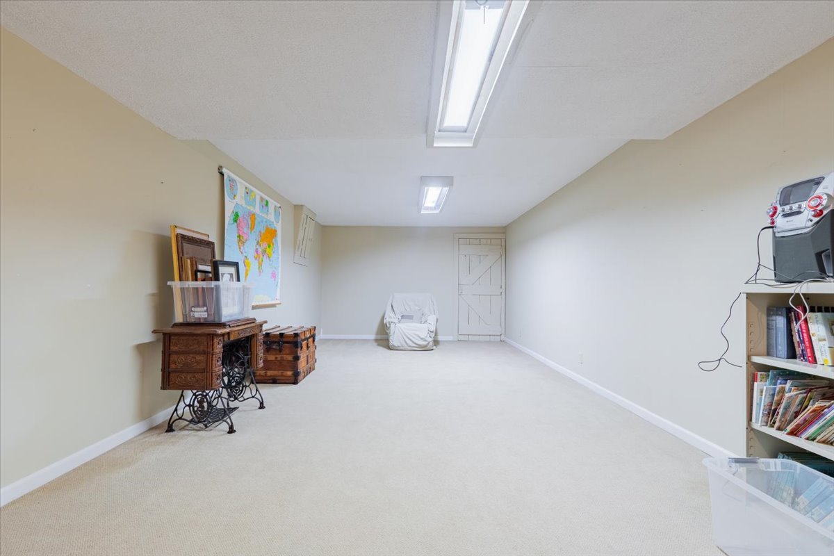 21389 N 2875 Road, Lexington, IL 61753