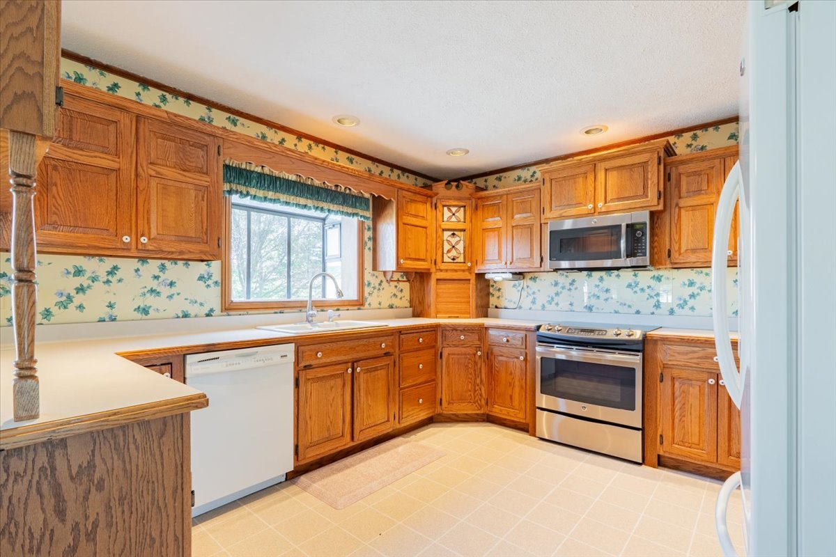 21389 N 2875 Road, Lexington, IL 61753