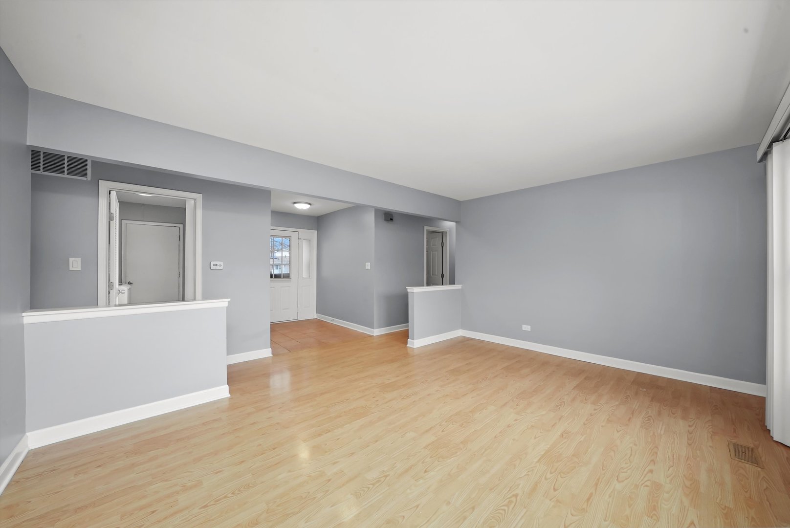 8218 N Carrolton Court, Hanover Park, IL 60133