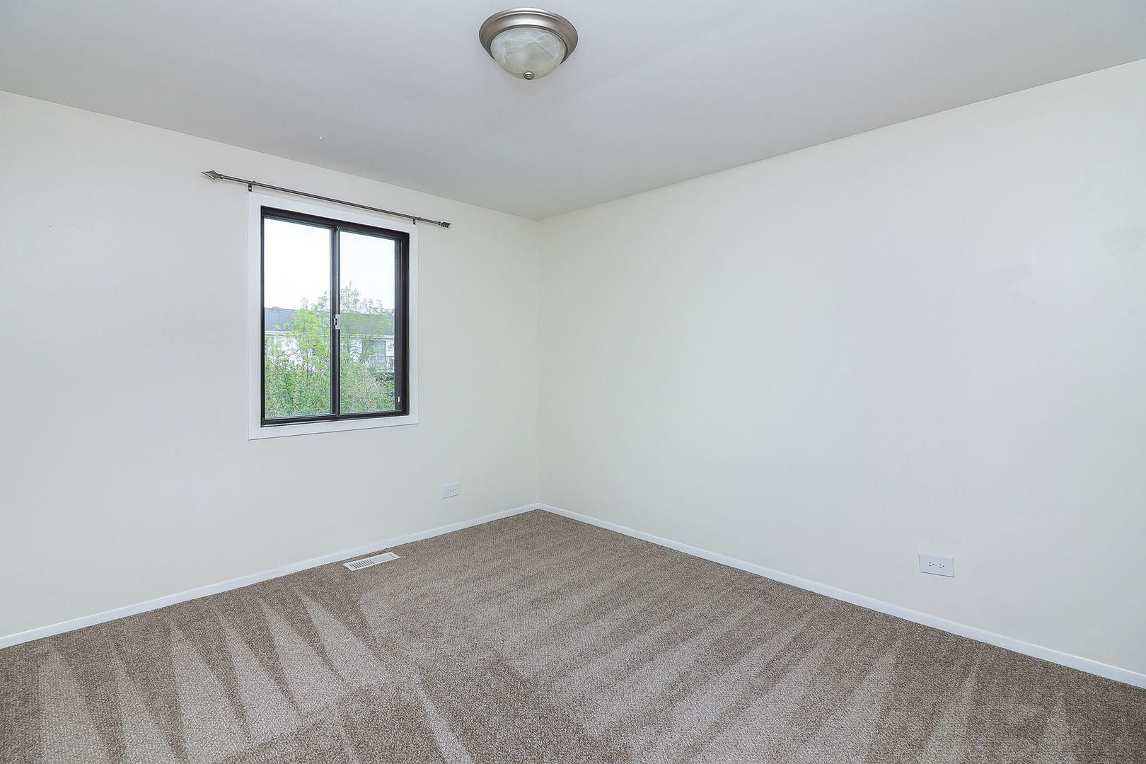 3920 Shoreline Drive, Hanover Park, IL 60133