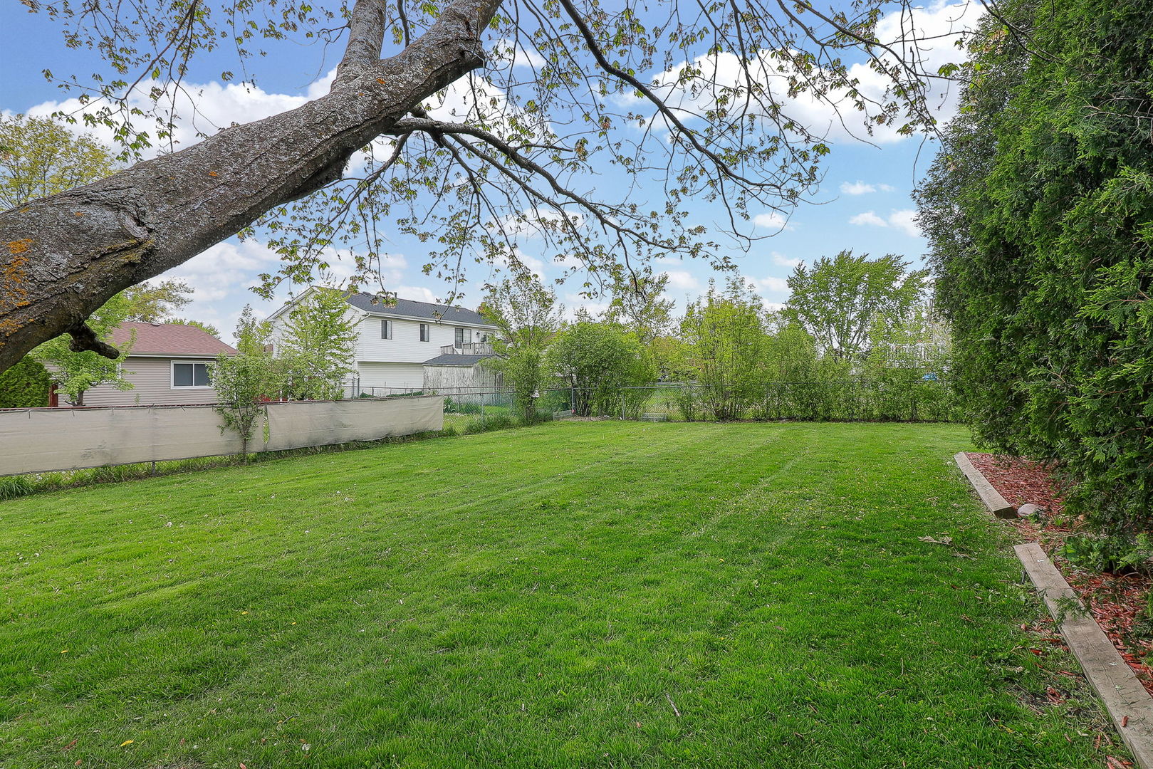 3920 Shoreline Drive, Hanover Park, IL 60133