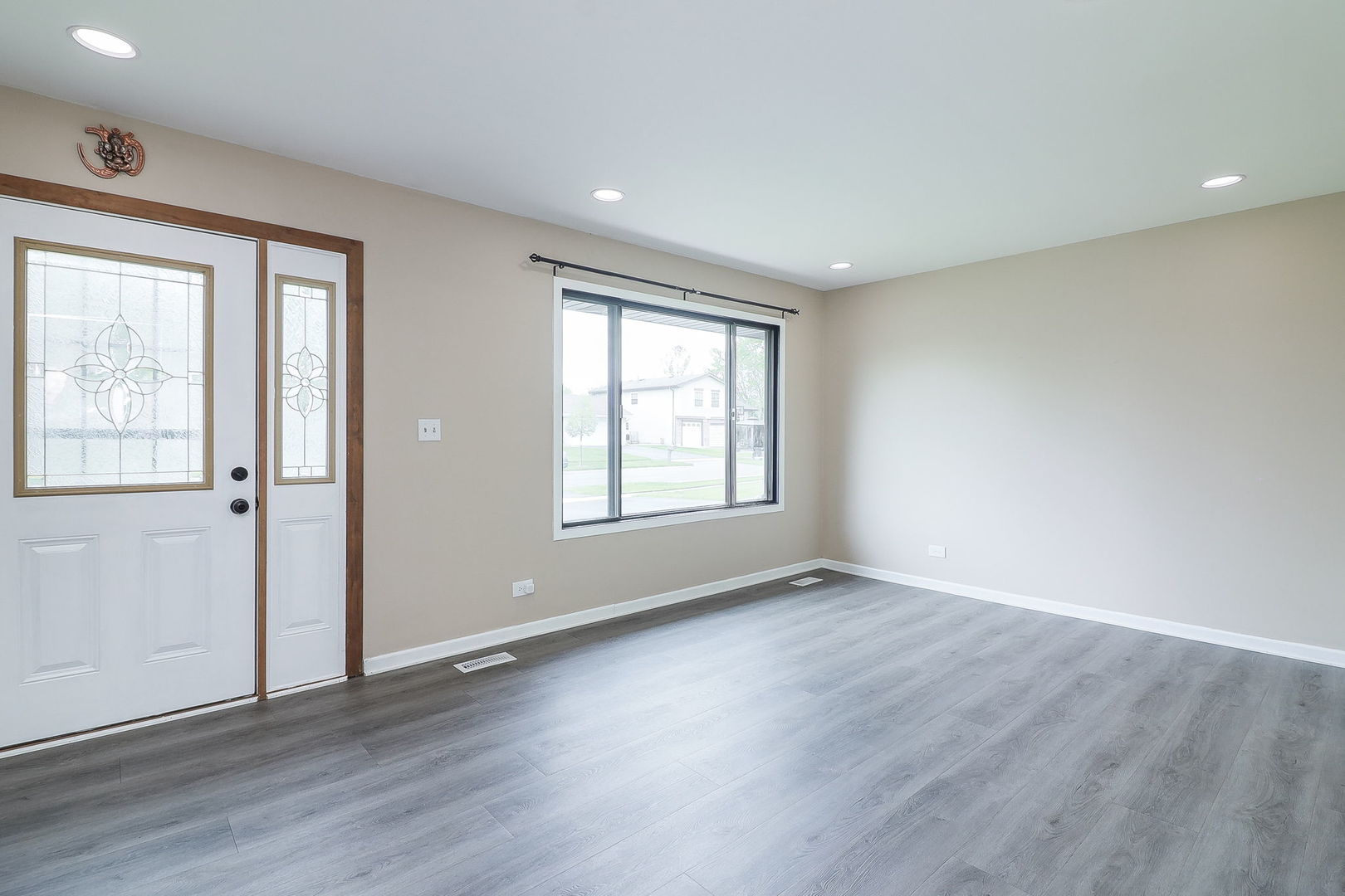 3920 Shoreline Drive, Hanover Park, IL 60133