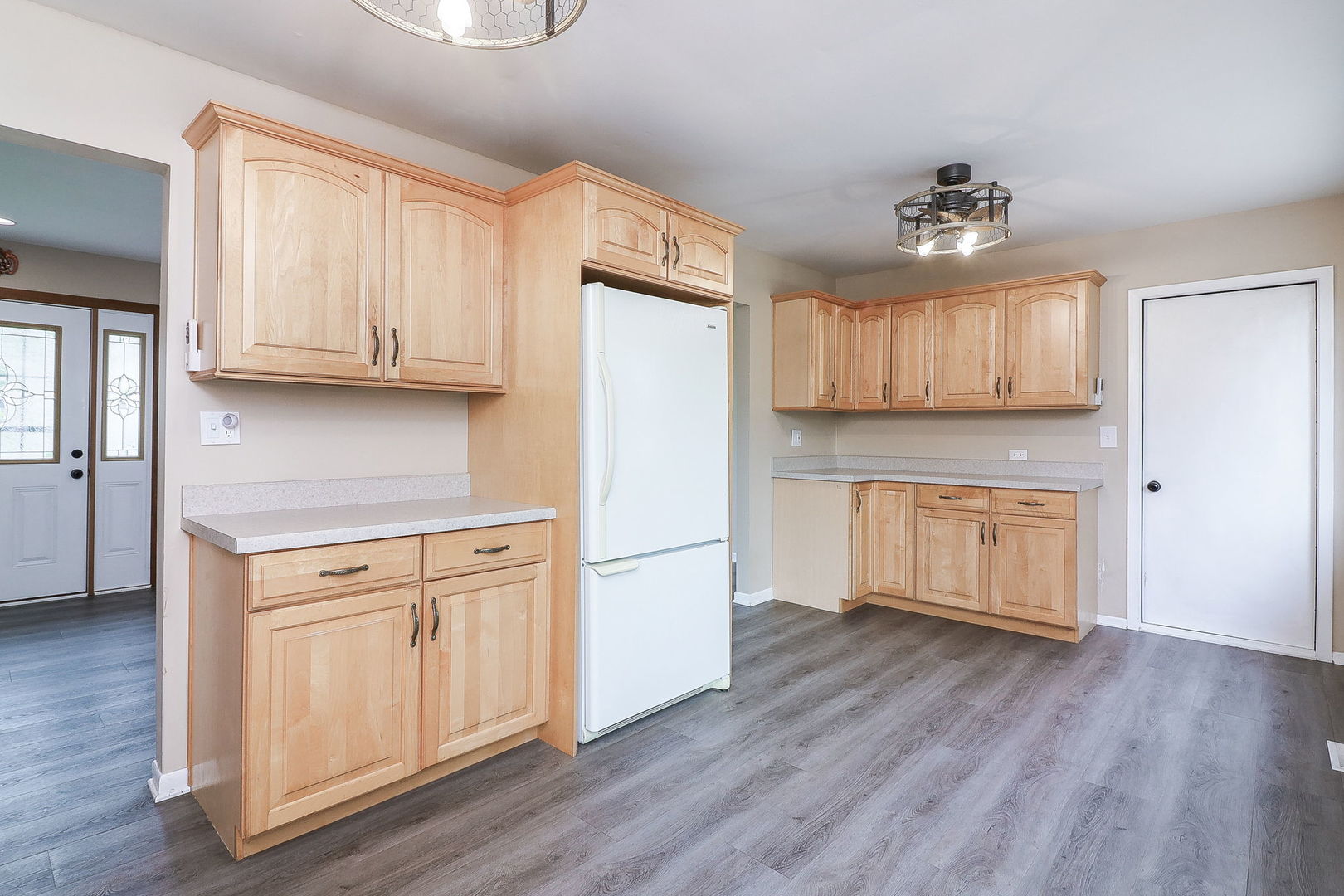 3920 Shoreline Drive, Hanover Park, IL 60133