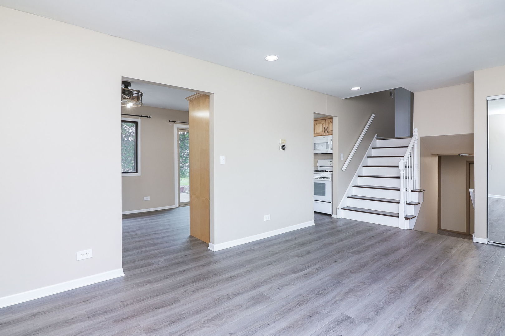 3920 Shoreline Drive, Hanover Park, IL 60133