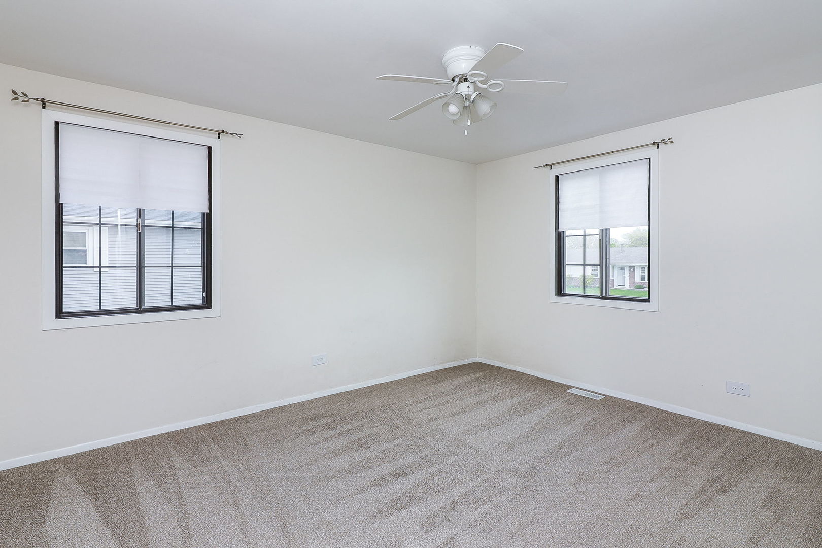 3920 Shoreline Drive, Hanover Park, IL 60133